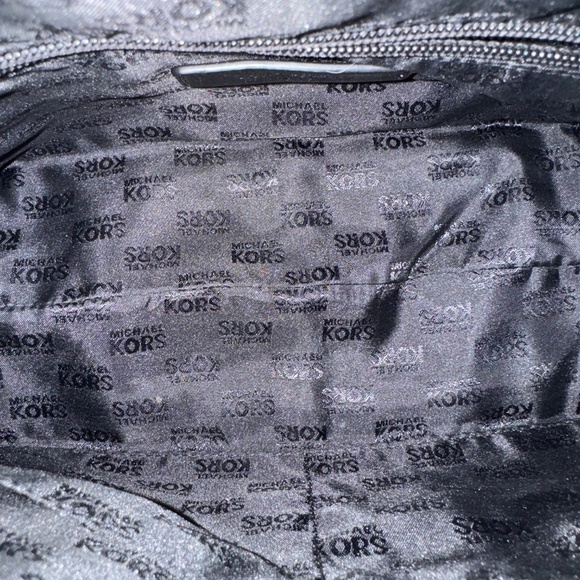 Michael Kors Jet Set Signature Shoulder Bag - Picture 7 of 8